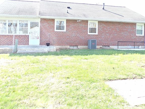 2nd image of 174 Gloucester Ave