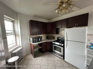 11 Saint Marys Ave, Staten Island, NY 10305