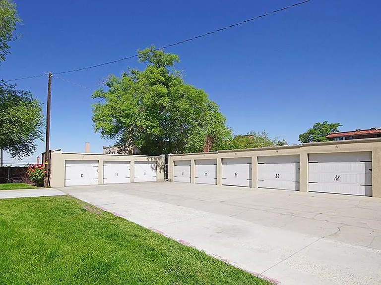 The Hillcrest — Photo 18