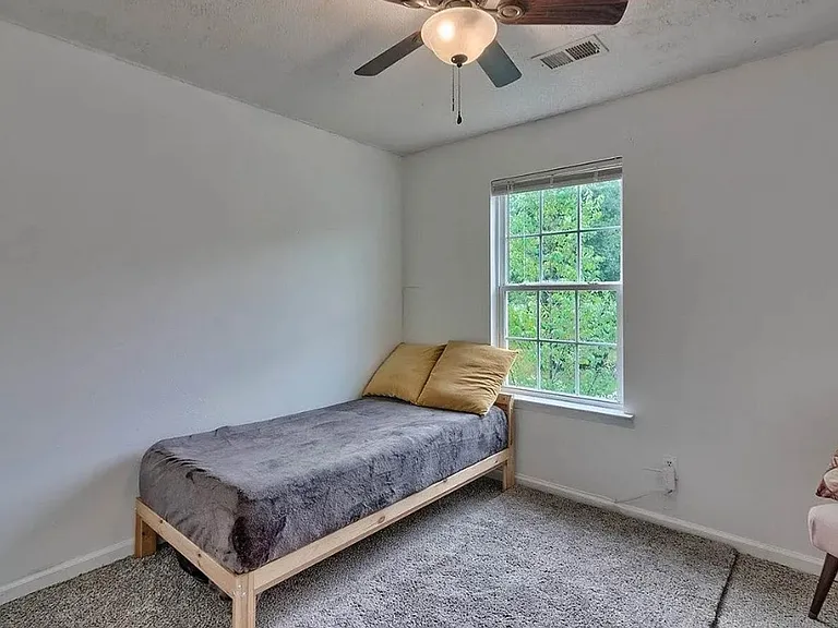 189 Hester Woods Dr — Photo 13