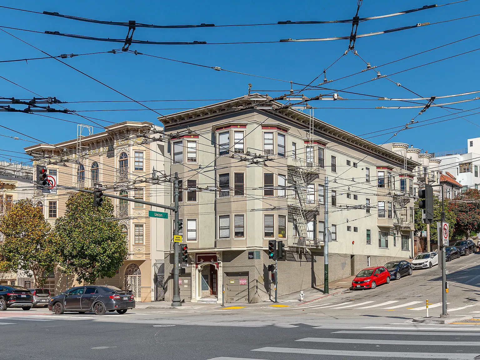 2500 Van Ness Avenue — Photo 2