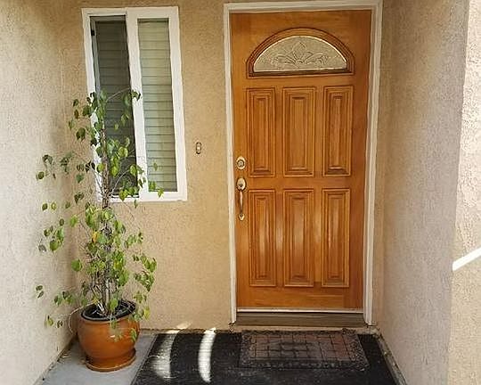 2nd image of 812 W Beach Ave #2