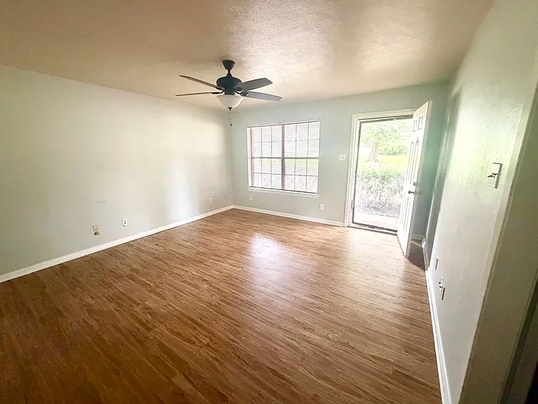 224 Woodland Cir — Photo 4