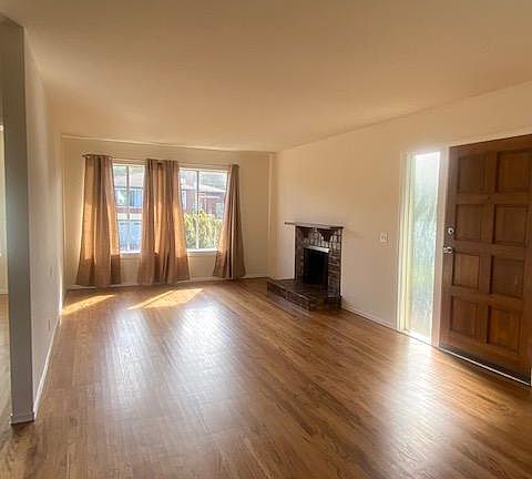 2nd image of 3010 Fleetwood Dr