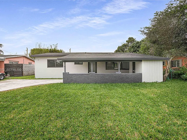 2230 N 62nd Ave — Photo 30