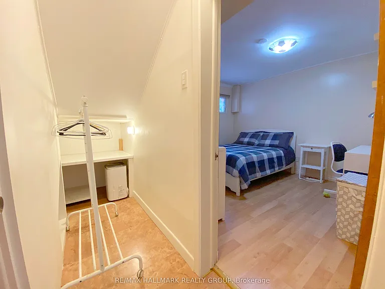 668 Morin St #B — Photo 23