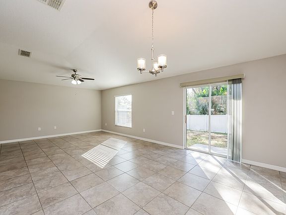 5th image of 127 Cascade Bend Dr