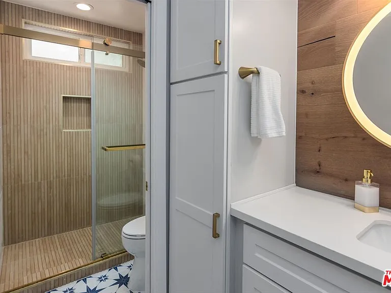 9005 Cynthia St #214 — Photo 17