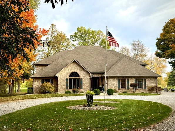 9230 NW Oak St, Alexandria, IN 46001