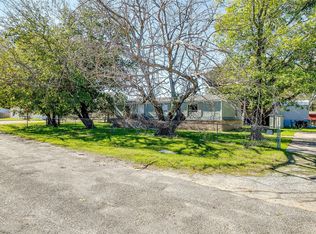 1901 Gale Dr, Azle, TX 76020