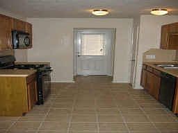 3rd image of 8927 Aspen Trace Ln
