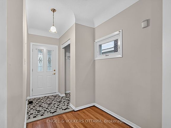4th image of 127 Bayswater Ave