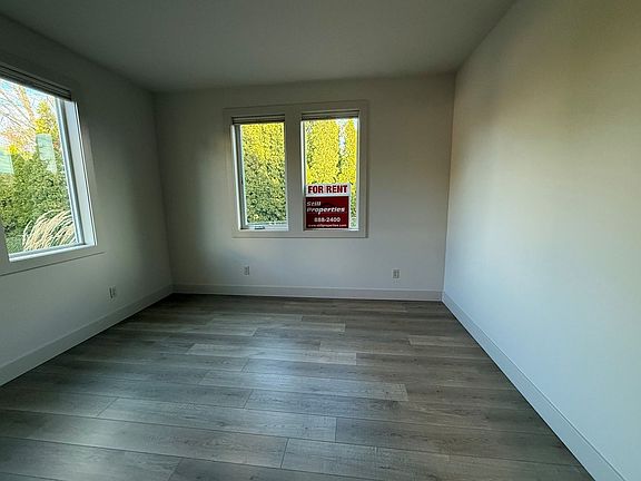 5th image of 1726 Castlerock Ave