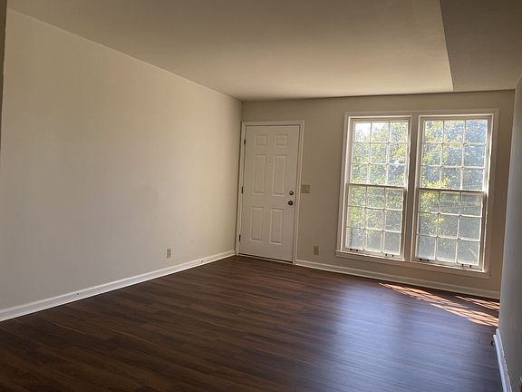 4th image of 2824 Blair Blvd