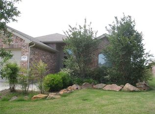 717 Meadowedge Ln, Denton, TX 76207