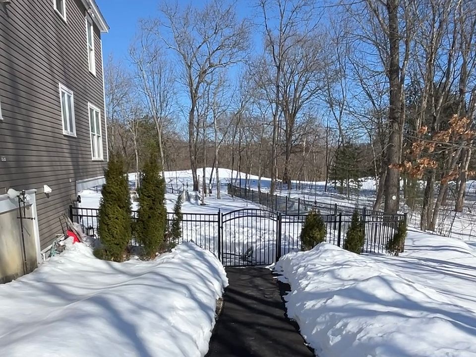 1st image of 103 Meadow Creek Dr #1