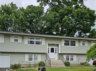 1 Spread Oak Ln, Waterbury, CT 06704