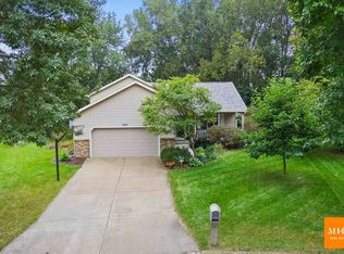 992 Newhaven Cir, Sun Prairie, WI 53590