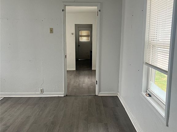 3rd image of 260 Cedar St