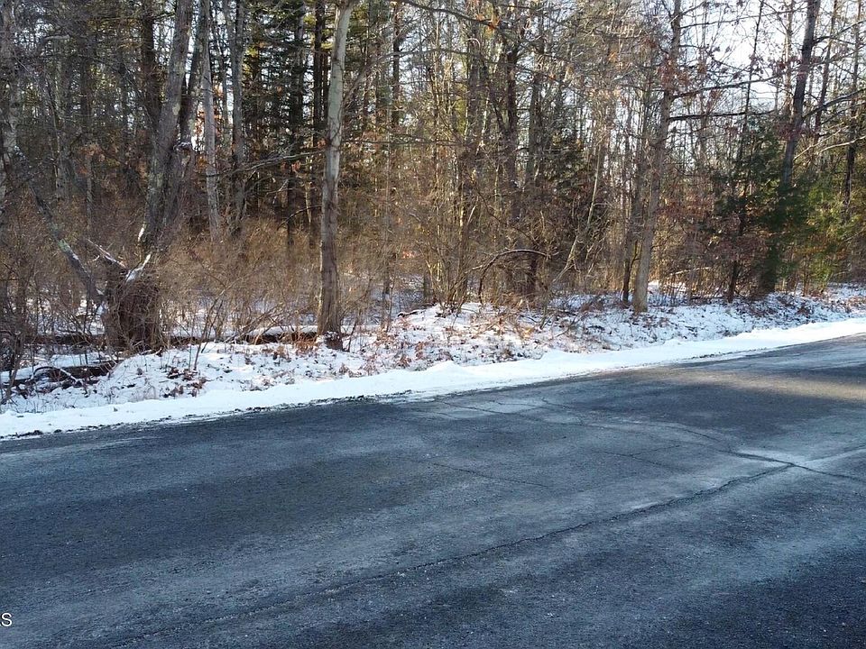 2nd image of 33 Thornapple Dr