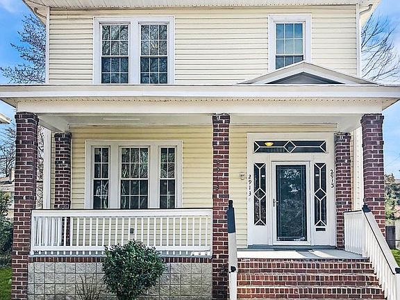 2nd image of 2913 Montrose Ave