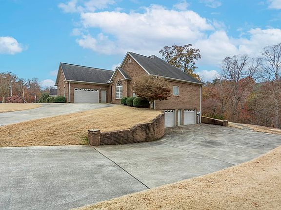 4th image of 7536 Chase Way