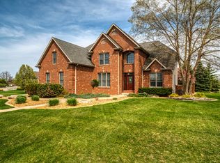 8945 Schillton Dr, Saint John, IN 46373