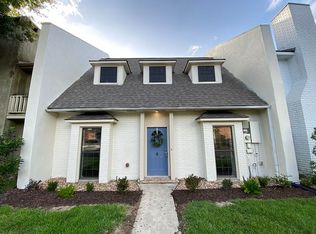 4 Courtyard Cir, Lafayette, LA 70508