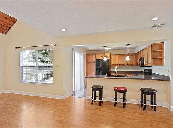 4th image of 1500 W Esplanade Ave APT 24A