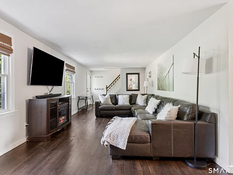 111 Mill Hill Rd — Photo 12