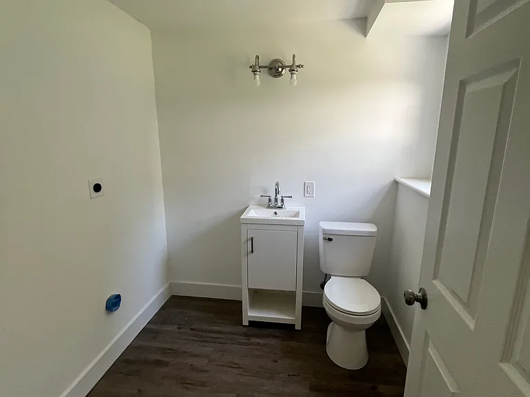 751 W Avon Rd — Photo 30