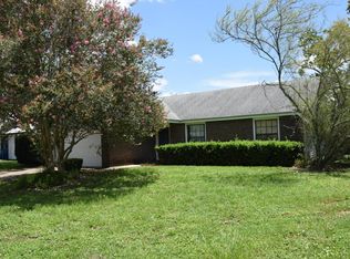617 Pembridge Dr W, Jacksonville, FL 32221