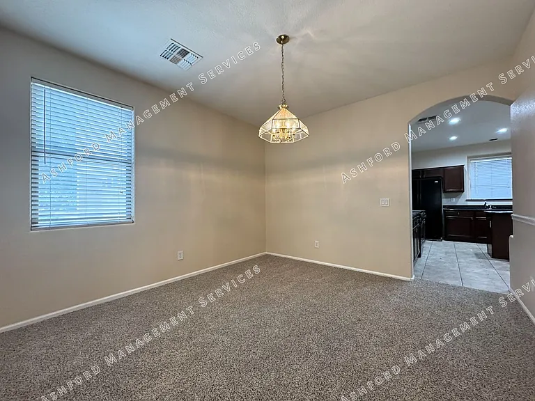 8303 S 47th Ln — Photo 15