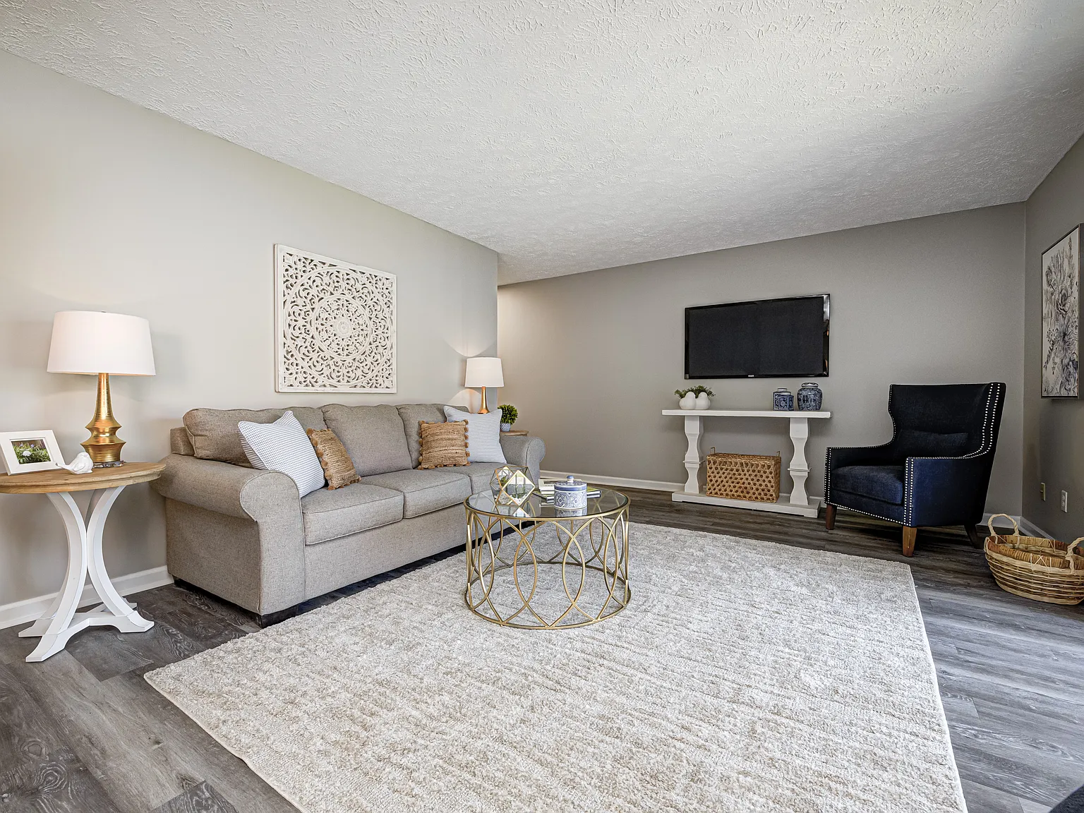 Ivy Knoll Apartments — Photo 2