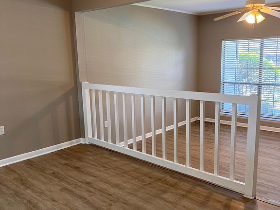 5th image of 225 Carmel Dr