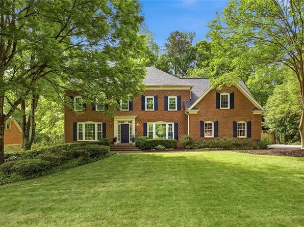 7525 S Spalding Lake Dr, Sandy Springs, GA 30350