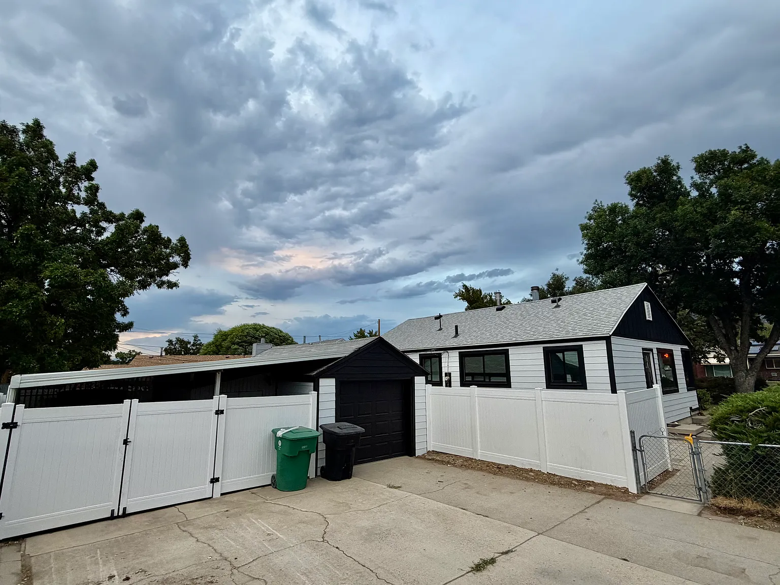 3 bed, 2018 sqft, $3,400 — Photo 2