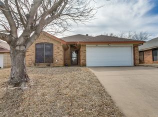365 Banyan Dr, Grapevine, TX 76051