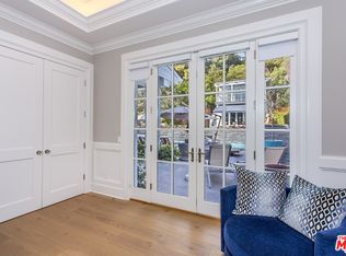 16133 High Valley Pl, Encino, CA 91436