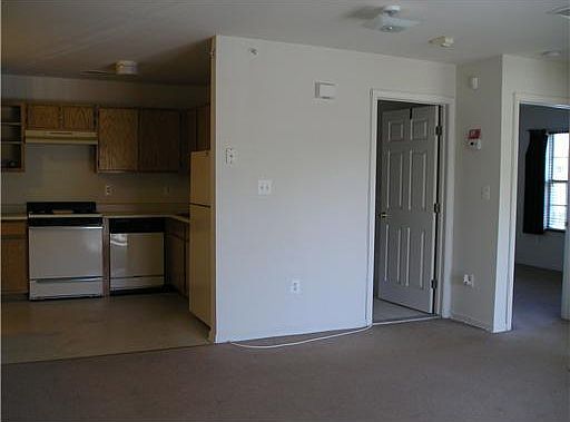 2nd image of 6 Park Sq #6