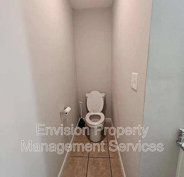479 Lakeshore Dr — Photo 12