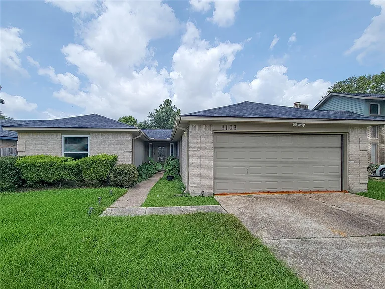 8103 Wind Forest Dr — Photo 33