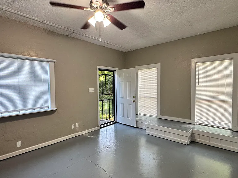 1330 W Victor Dr — Photo 10