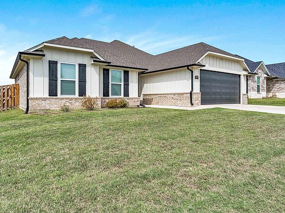 2nd image of 1809 Tres Dr
