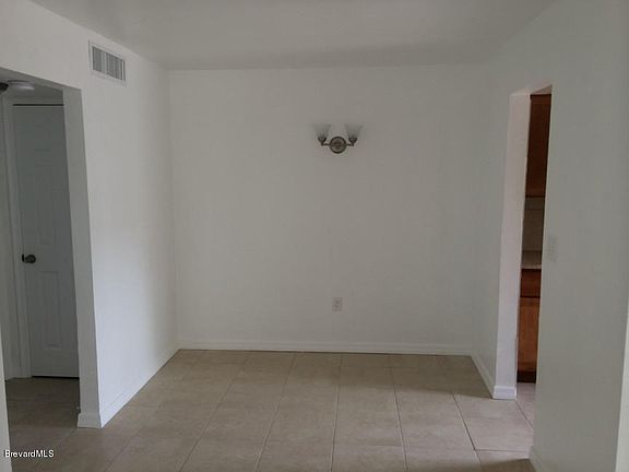 3rd image of 1440 Parkway Dr APT 1A