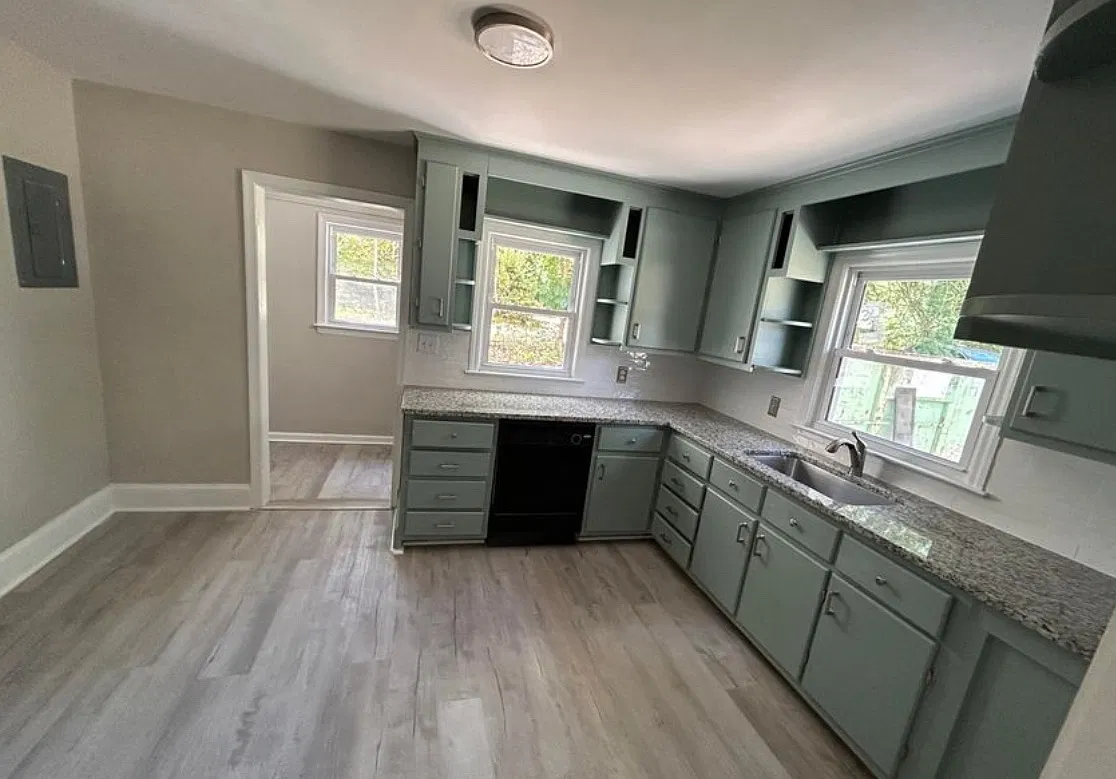 3 bed, 1313 sqft, $1,800 — Photo 4