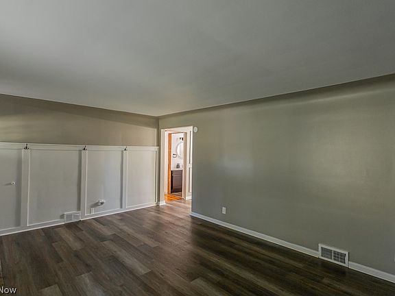 2nd image of 5034 Tam O Shanter Dr
