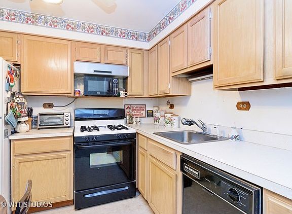 4th image of 245 S Park Ln Unit 303