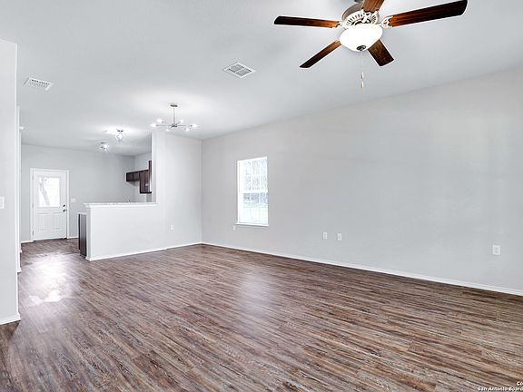 3rd image of 118 Beltran St