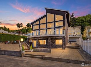 28630 Soundview Dr S, Bainbridge Island, WA 98110